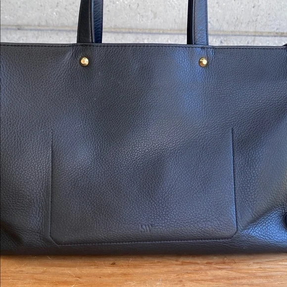 Stuart Weitzman “Cheltote” Chelsea Messenger in Pebbled Leather - Picture 4 of 9